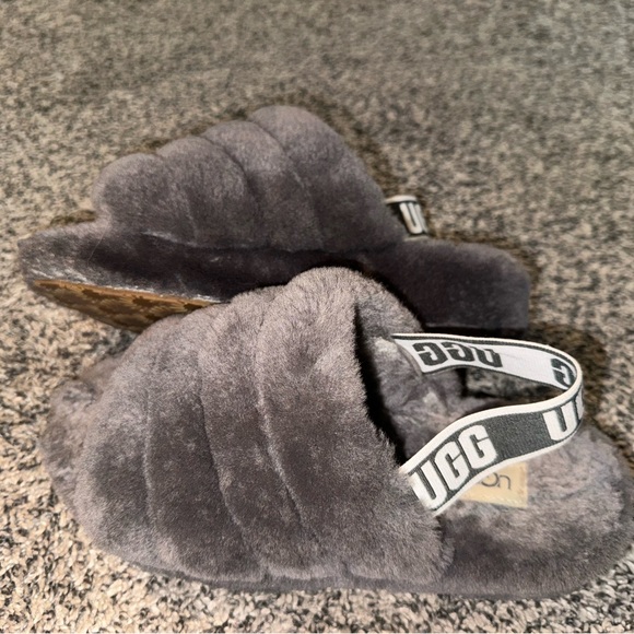 Amazing condition Ugg slippers! - Picture 5 of 10